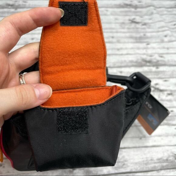 Lowepro Brand New Black Compact Courier 70 Shoulder Camera Bag Photography - Picture 4 of 9